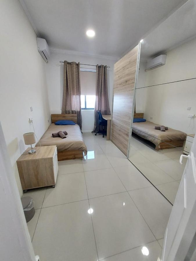 Sea View Large Valletta Appartment المظهر الخارجي الصورة