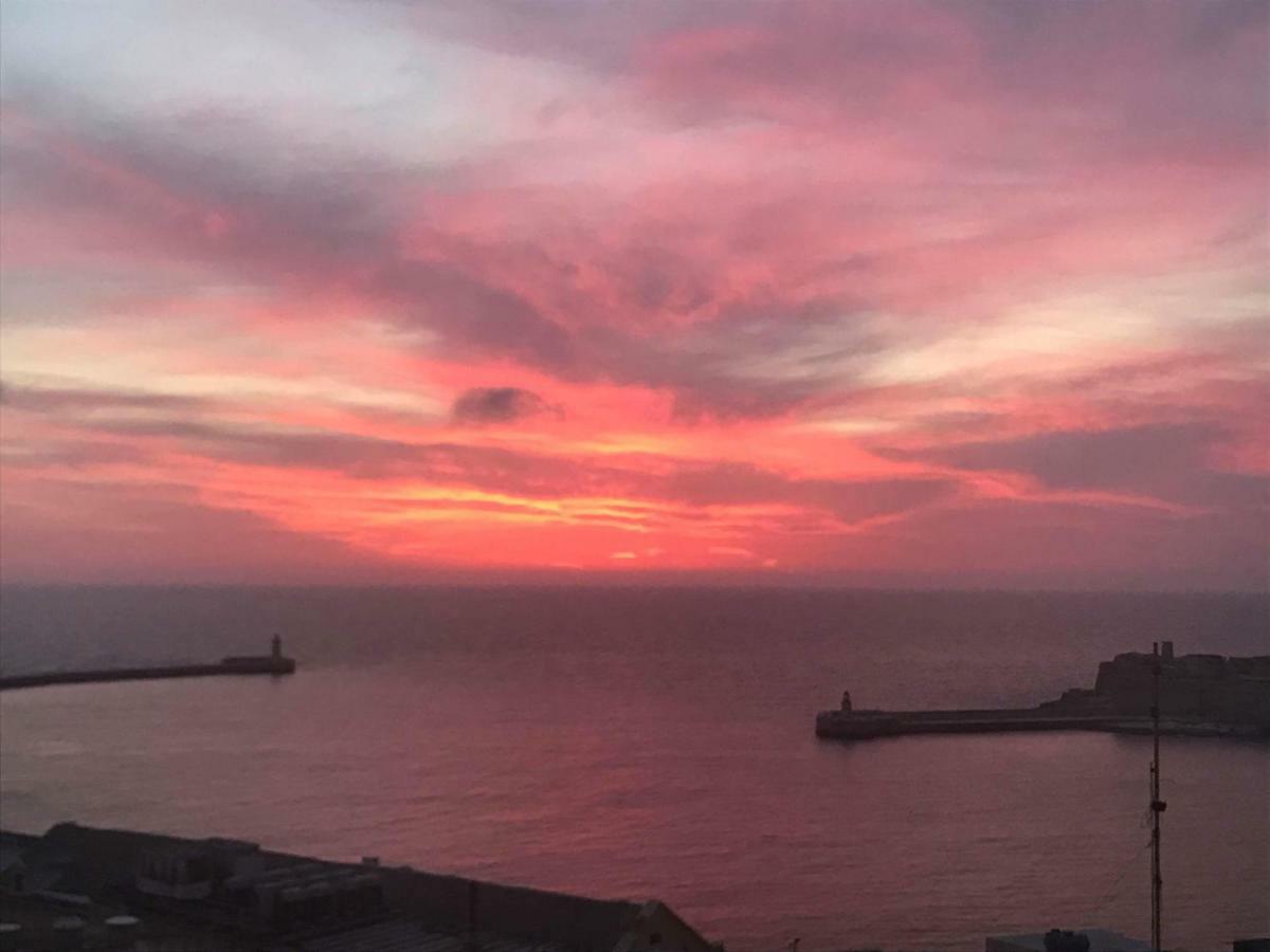 Sea View Large Valletta Appartment المظهر الخارجي الصورة